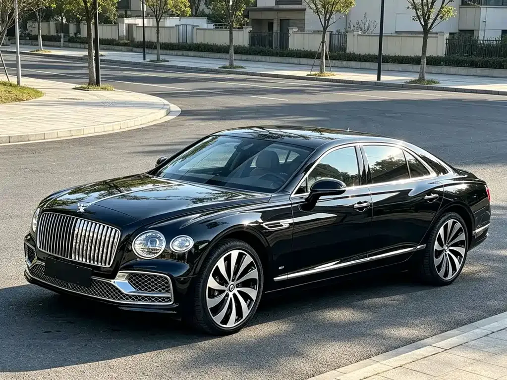 Bentley Flying Spur — фото 1