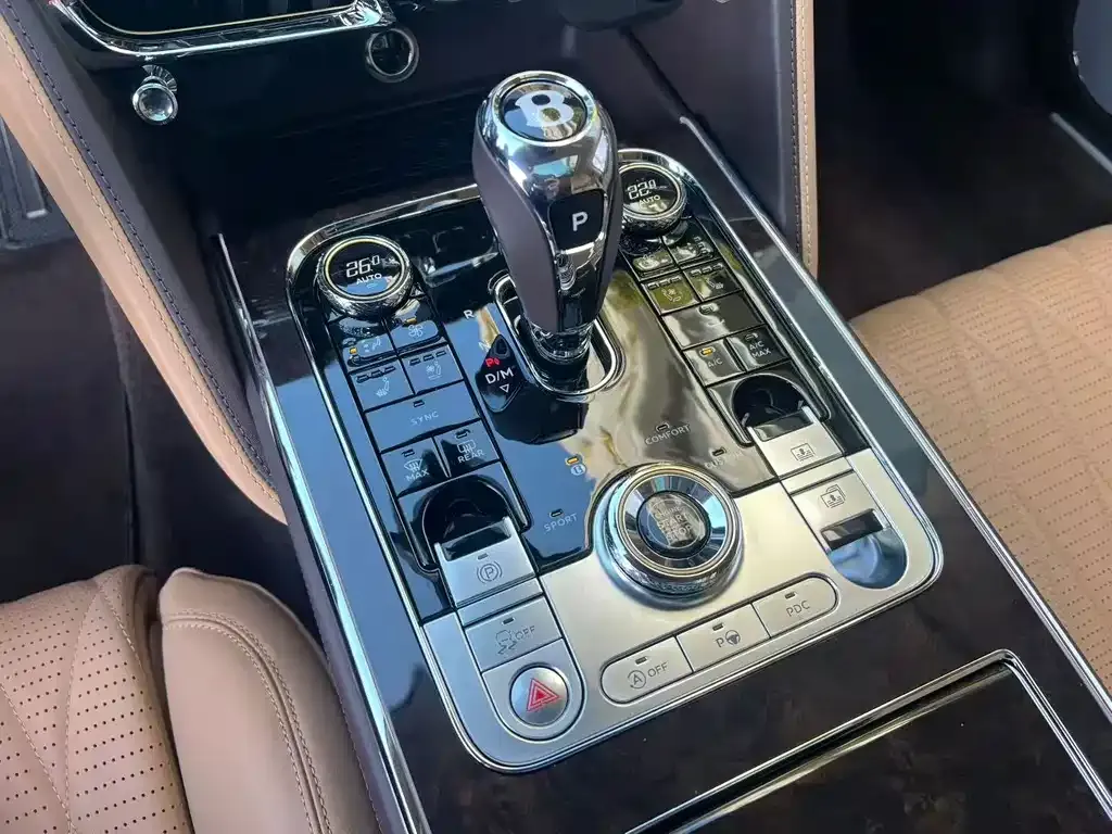 Bentley Flying Spur — фото 6