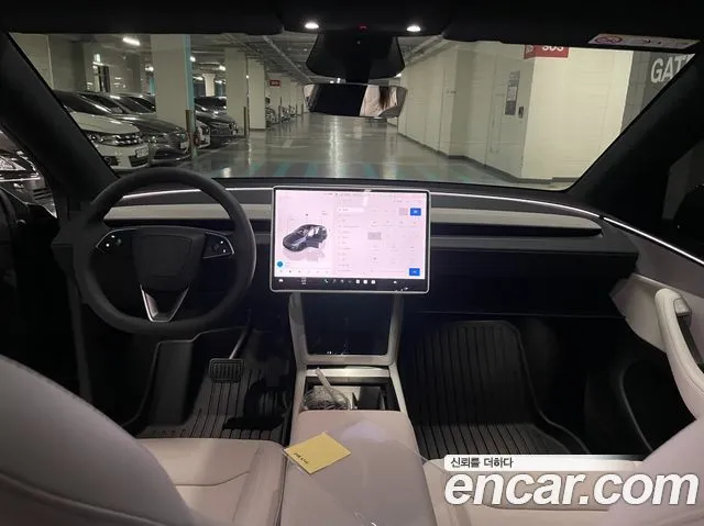 Tesla Model Y — фото 10