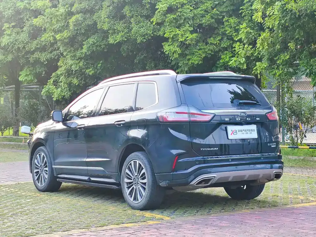 Ford Edge — фото 10