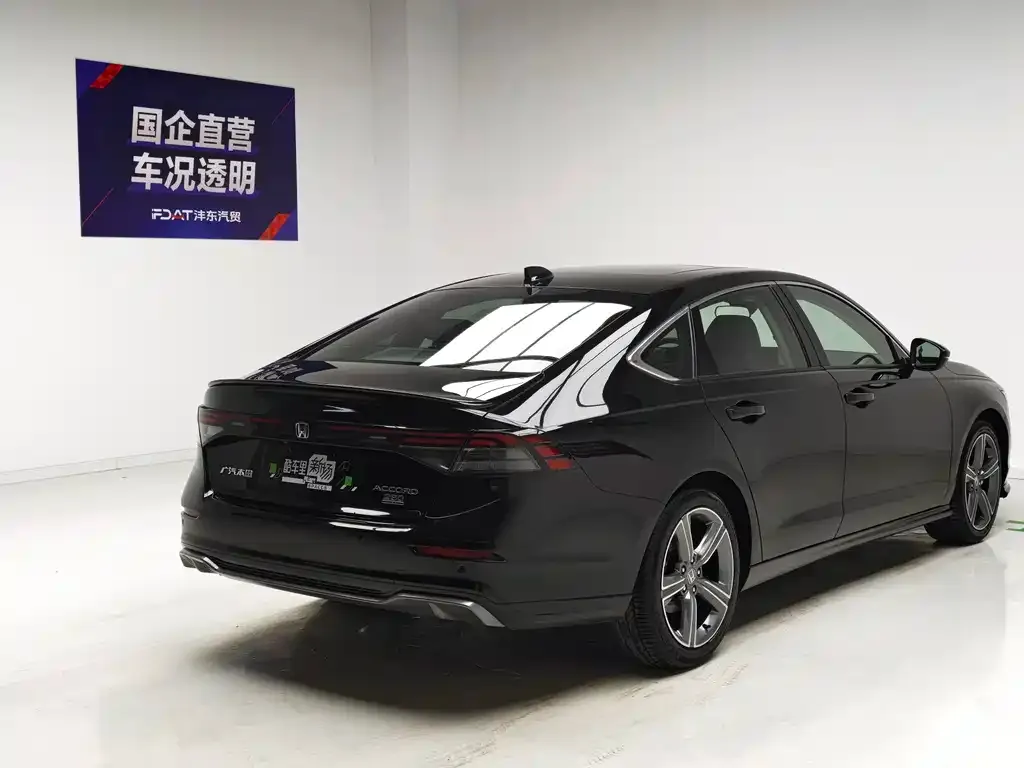 Honda Accord — фото 8