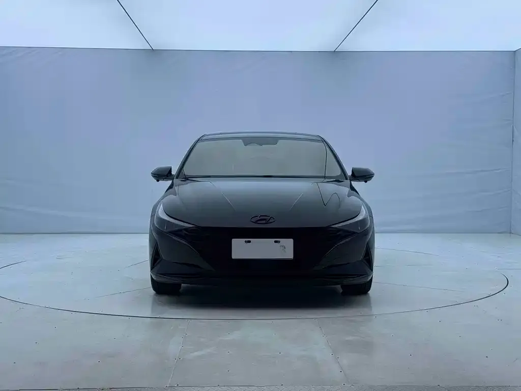 Hyundai Elantra — фото 5