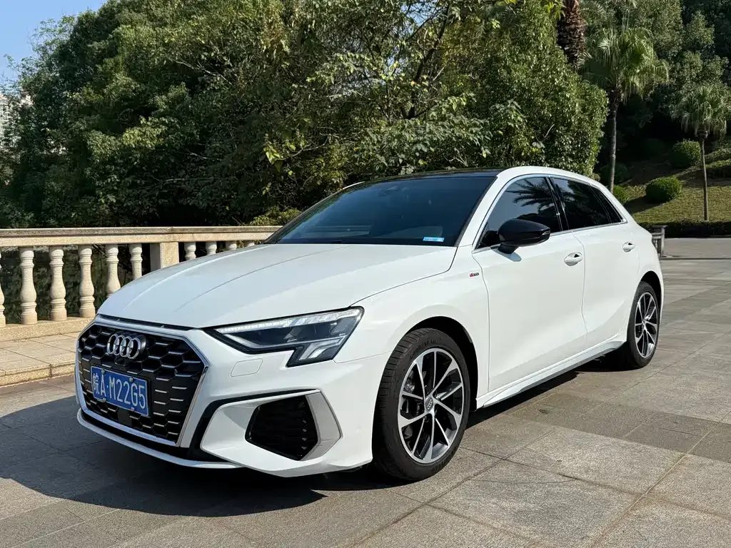 Audi A3 — фото 1