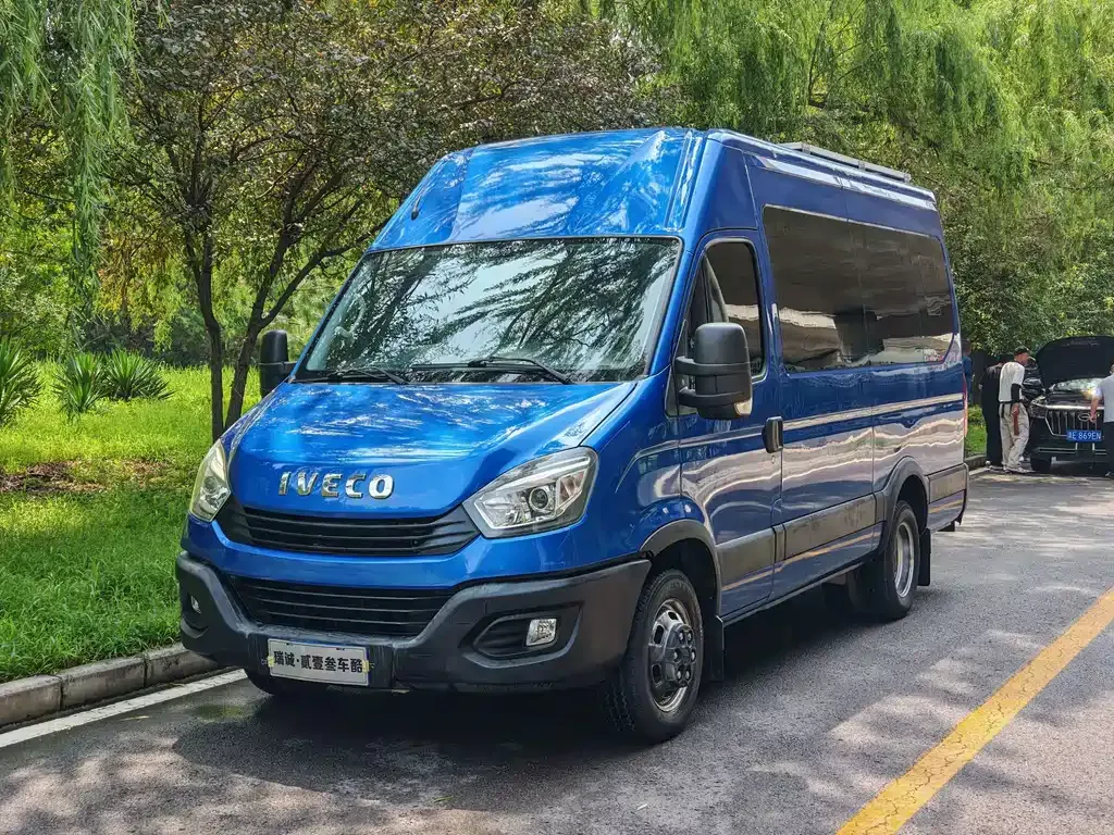 IVECO Ousheng — фото 1