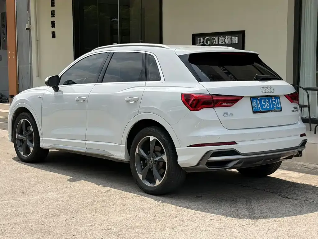 Audi Q3 — фото 6