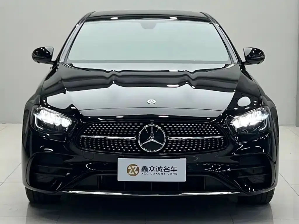 Mercedes-Benz E-Class — фото 1