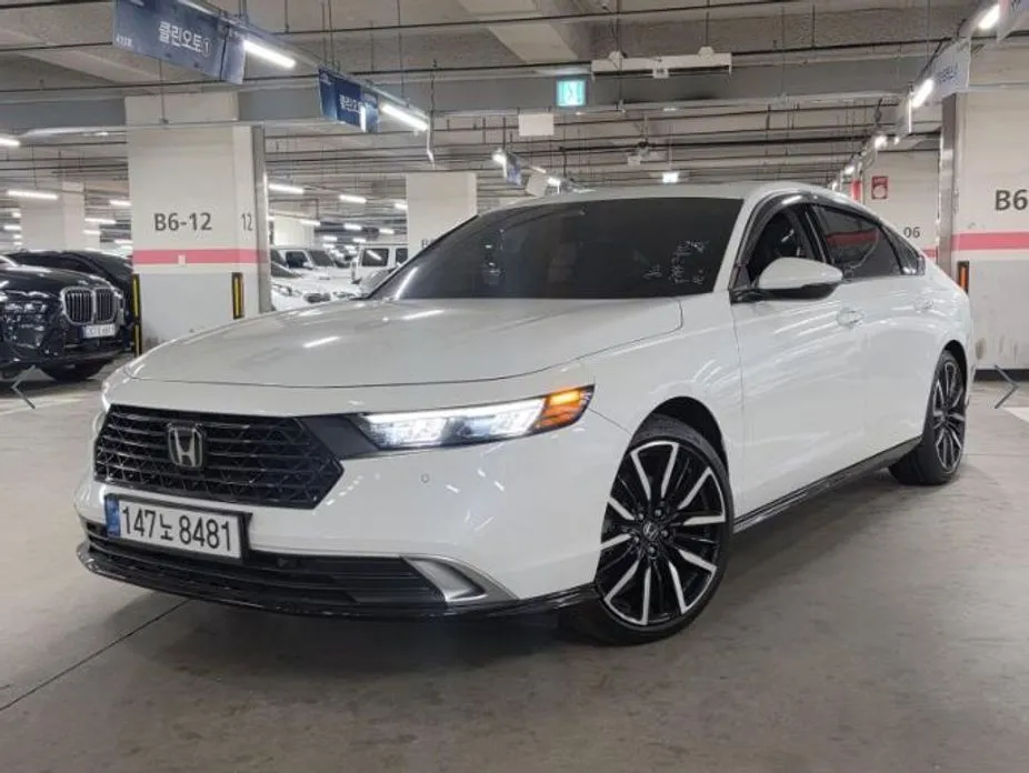 Honda Accord — фото 1