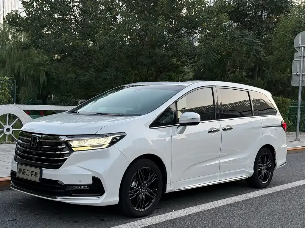 Honda Odyssey — фото 1
