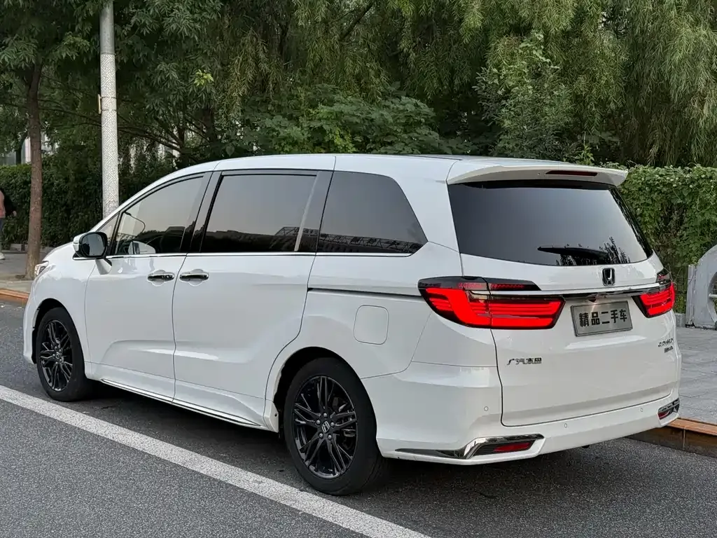 Honda Odyssey — фото 10