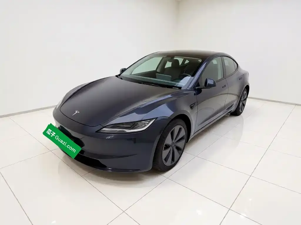 Tesla Model 3 — фото 1