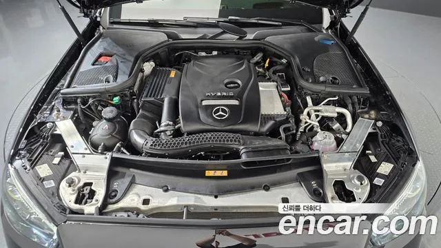 Mercedes-Benz E-Class — фото 10