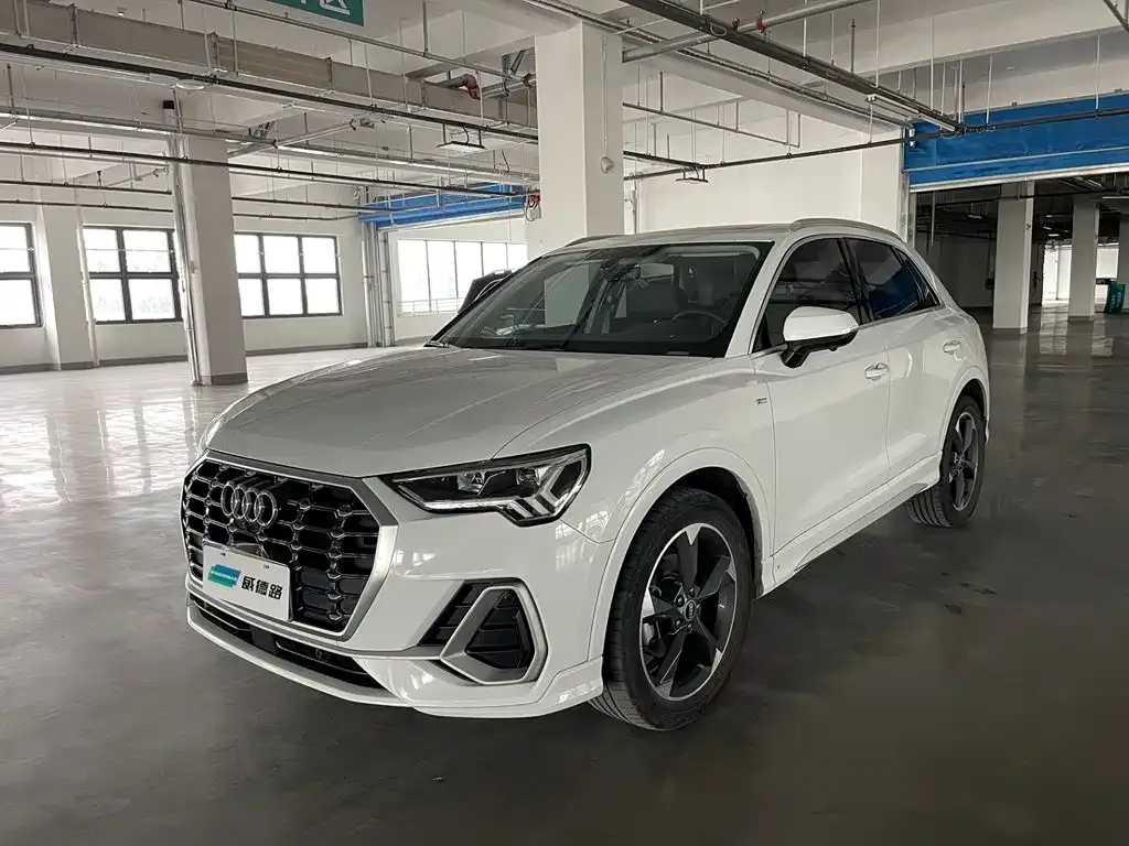 Audi Q3 — фото 1