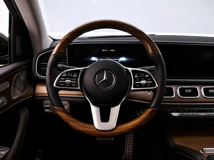 Mercedes-Benz GLS — фото 9