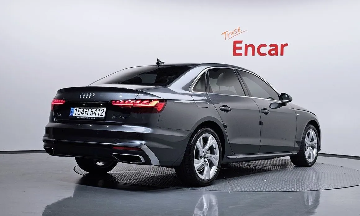 Audi A4 — фото 2