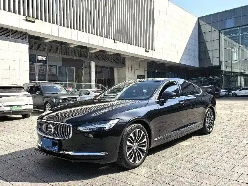 Volvo S90 — фото 1