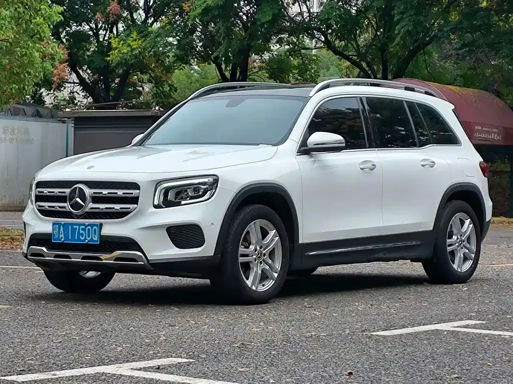 Mercedes-Benz GLB — фото 1