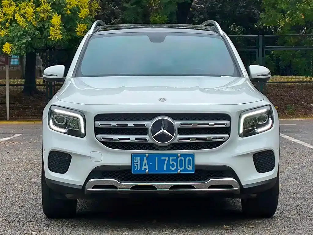 Mercedes-Benz GLB — фото 8