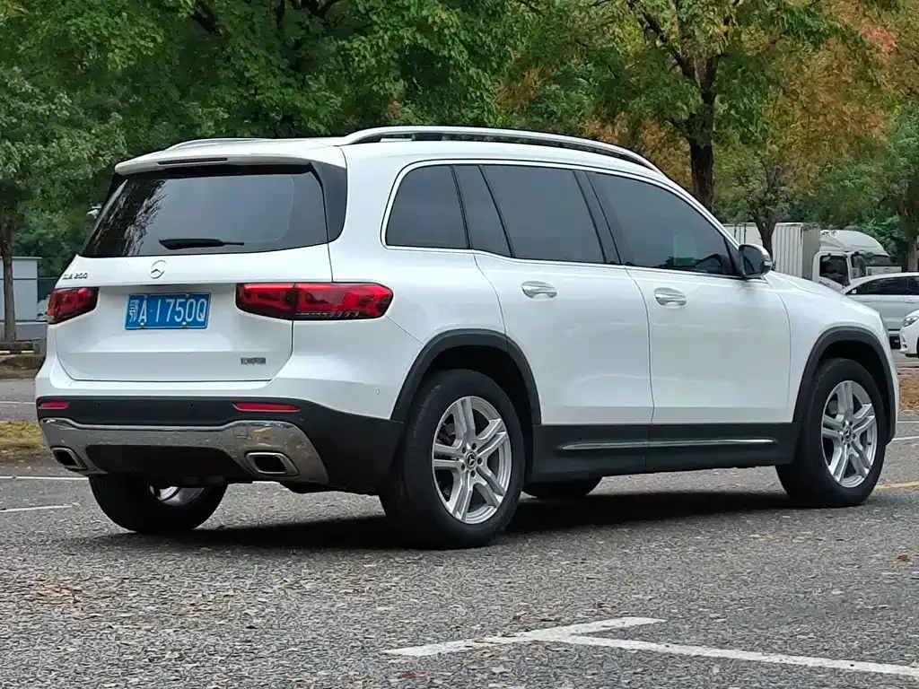 Mercedes-Benz GLB — фото 10