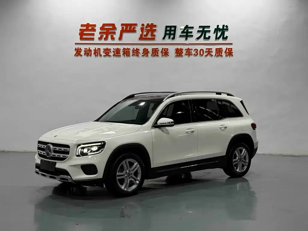 Mercedes-Benz GLB — фото 1