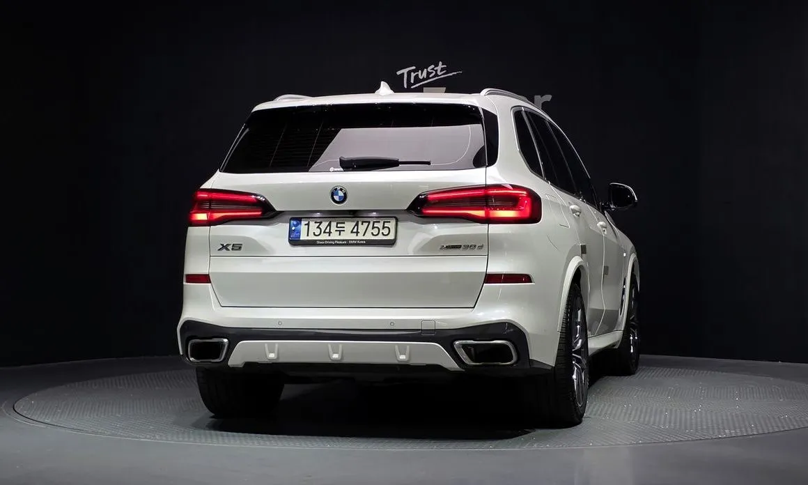 BMW X5 — фото 10