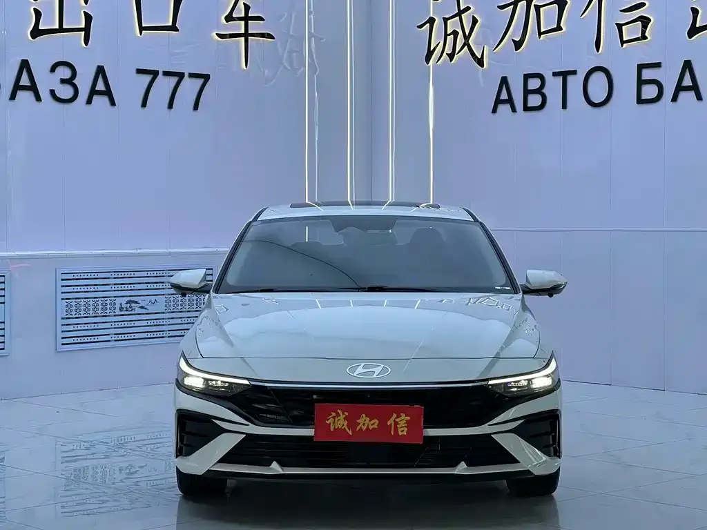 Hyundai Elantra — фото 8
