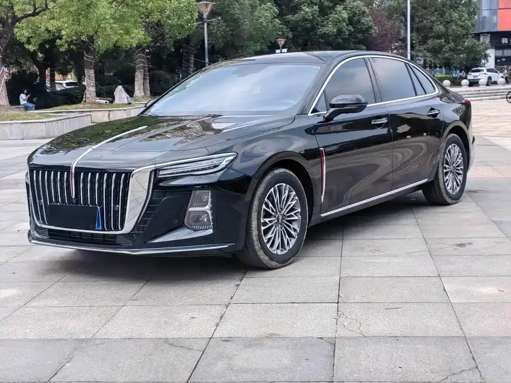 Hongqi H5 — фото 1