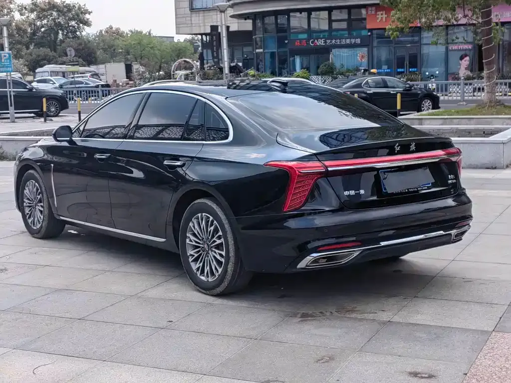 Hongqi H5 — фото 10