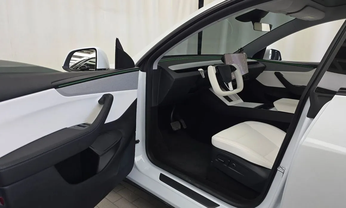 Tesla Model Y — фото 2
