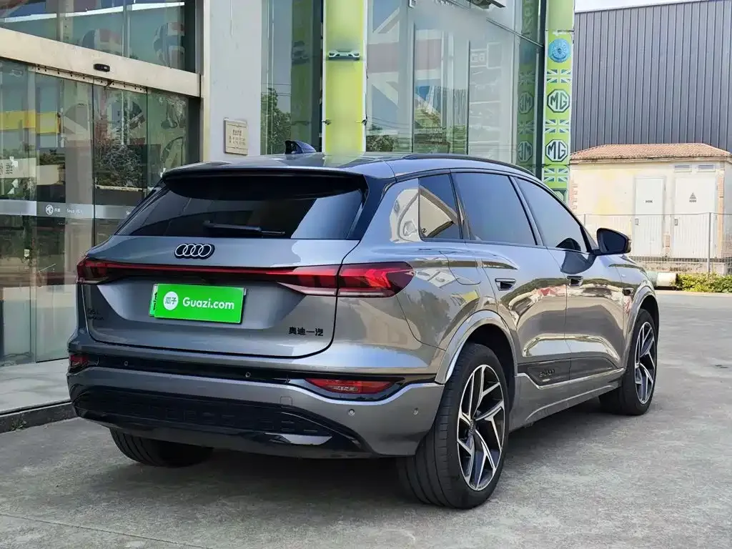 Audi Q6L e-tron — фото 8