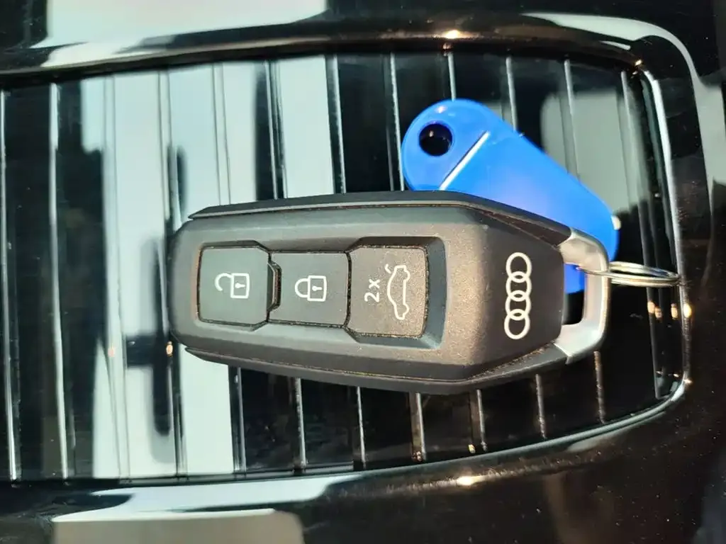 Audi Q6L e-tron — фото 6