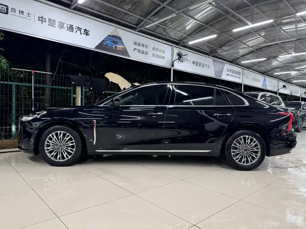 Hongqi H5 — фото 9