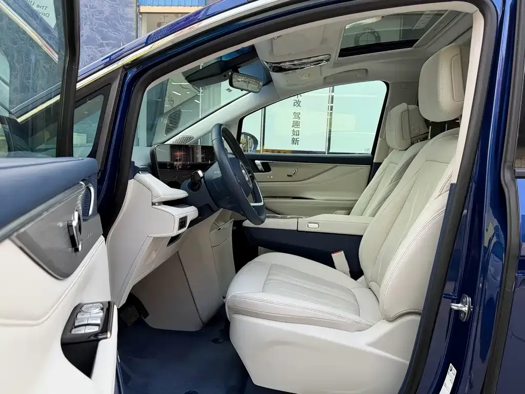 Buick GL8 Hybrid — фото 8