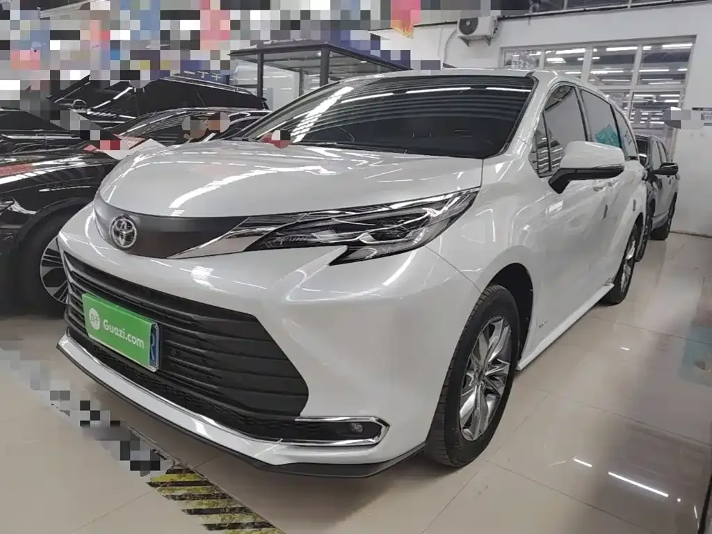 Toyota Sienna — фото 6