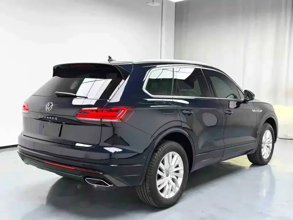 Volkswagen Touareg — фото 7