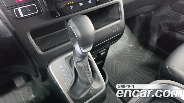 Hyundai Staria — фото 3