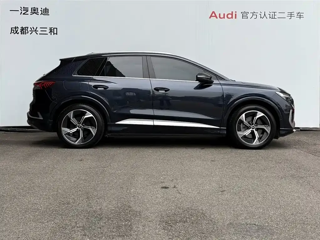 Audi Q4 e-tron — фото 10