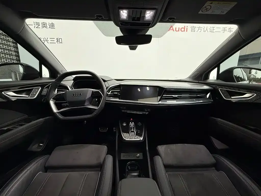 Audi Q4 e-tron — фото 4
