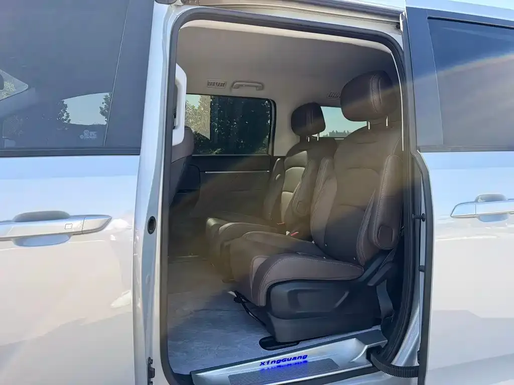 Wuling Xingguang 730 New Energy — фото 2