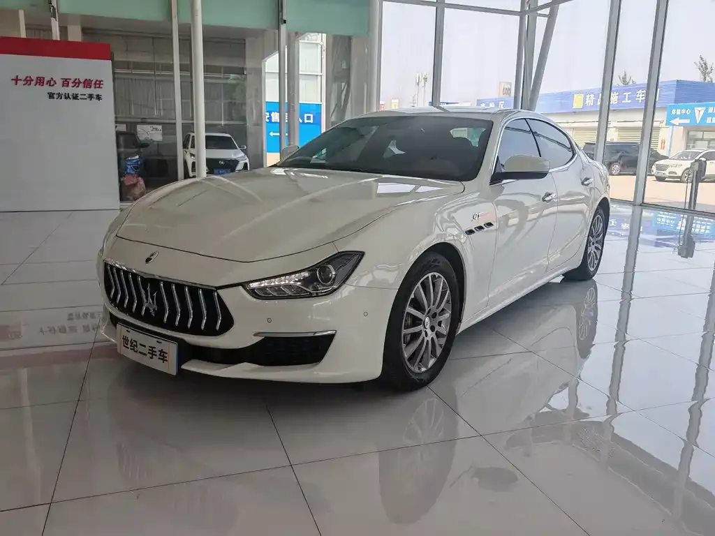 Maserati Ghibli — фото 1