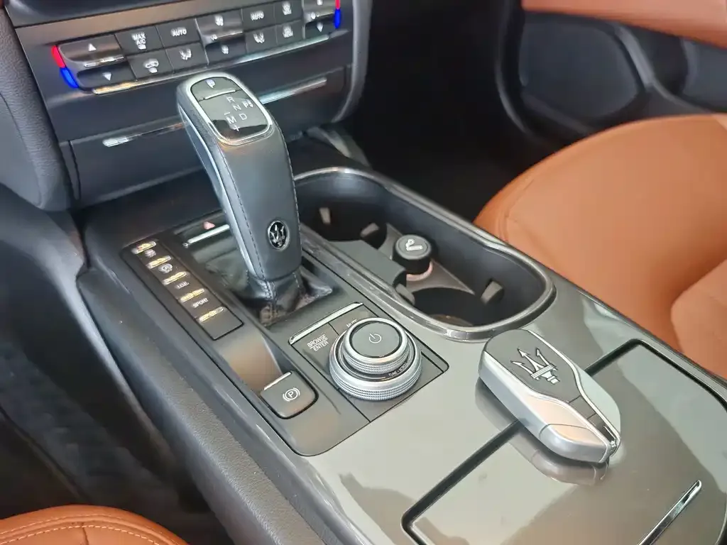 Maserati Ghibli — фото 5