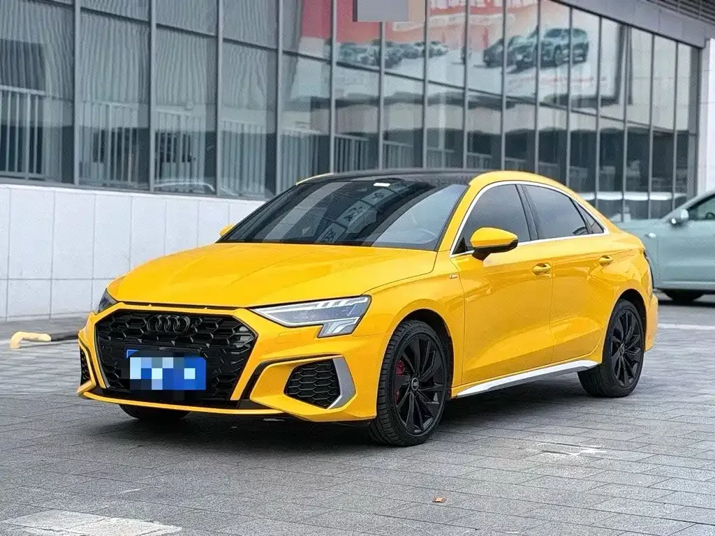 Audi A3 — фото 1