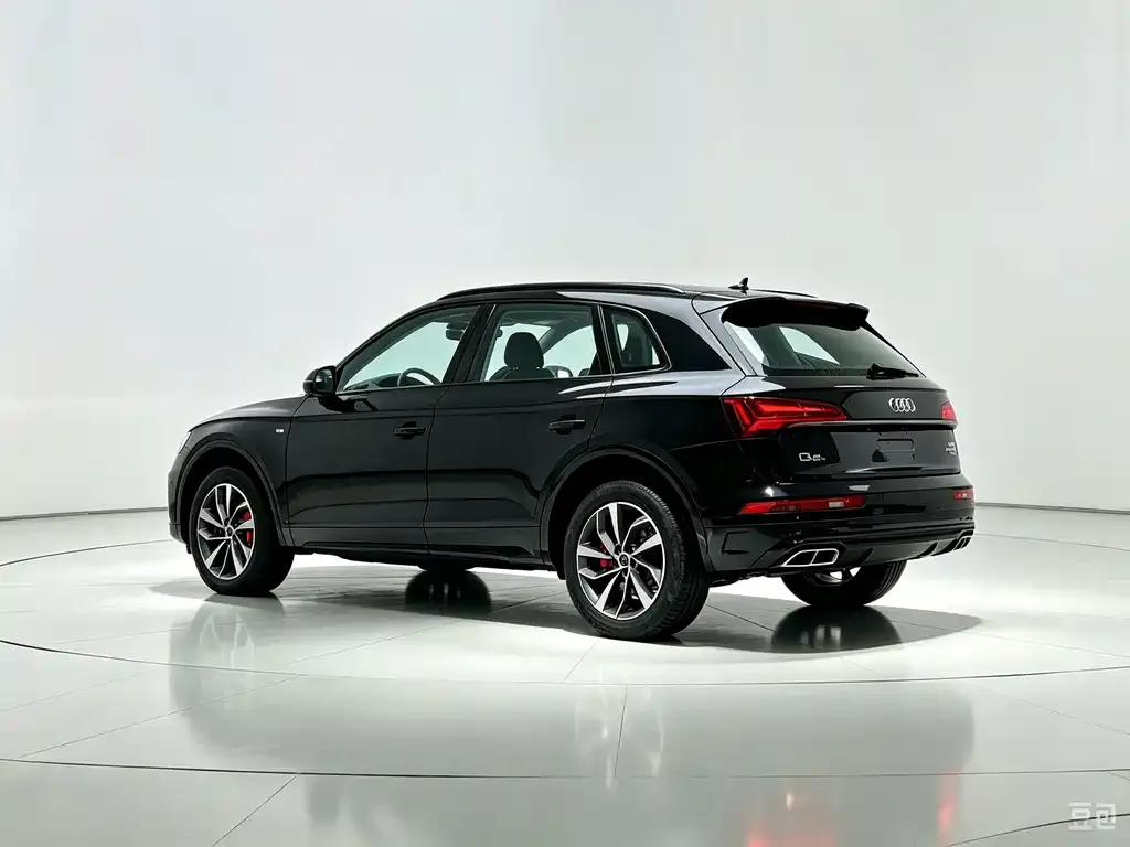 Audi Q5L — фото 7
