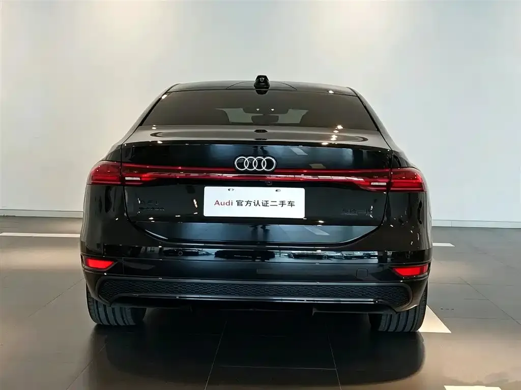 Audi A6L e-tron — фото 3
