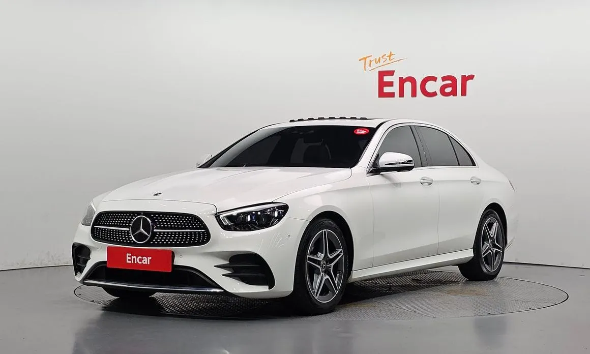Mercedes-Benz E-Class — фото 1