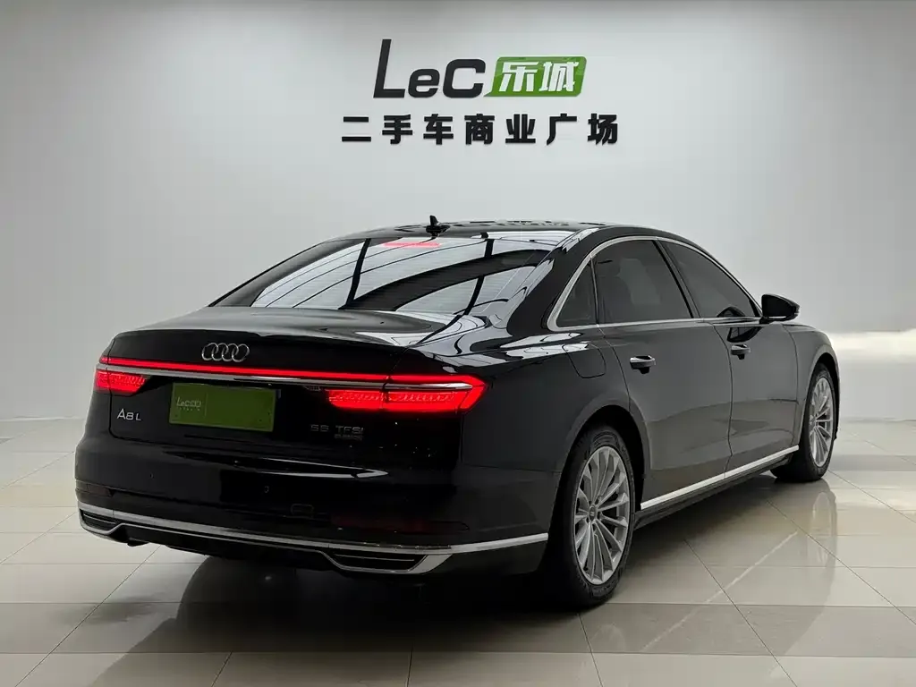 Audi A8 — фото 4