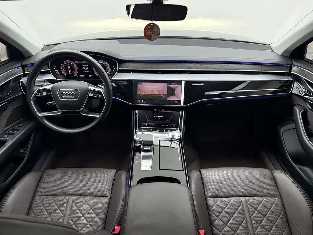 Audi A8 — фото 10