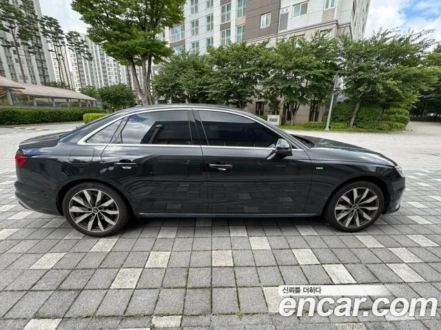 Audi A4 — фото 10