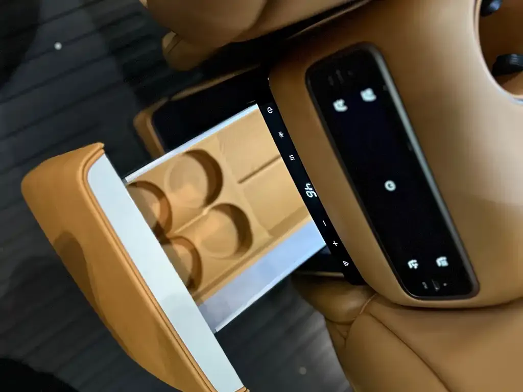 Li Auto Li i8 — фото 3