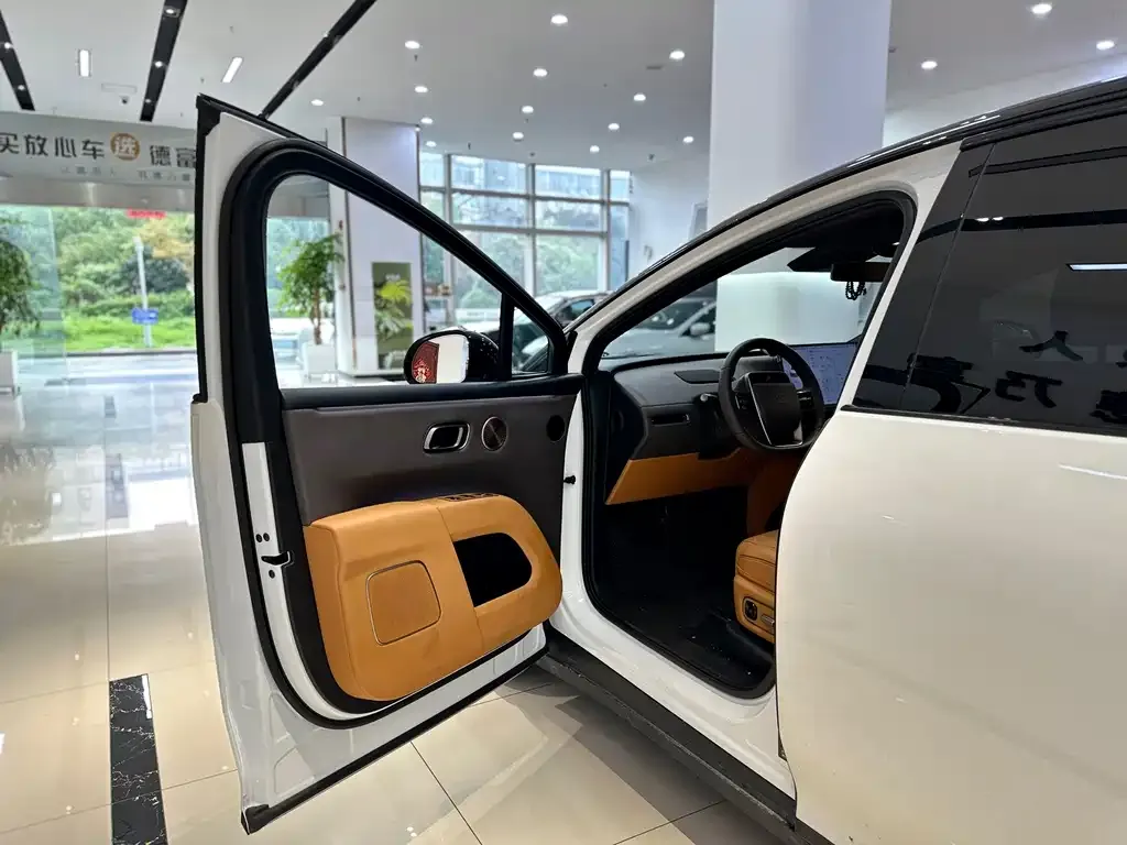 Li Auto Li i8 — фото 8