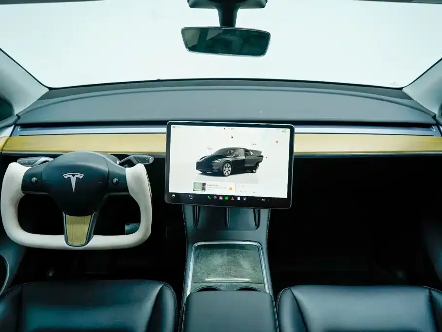 Tesla Model Y — фото 7